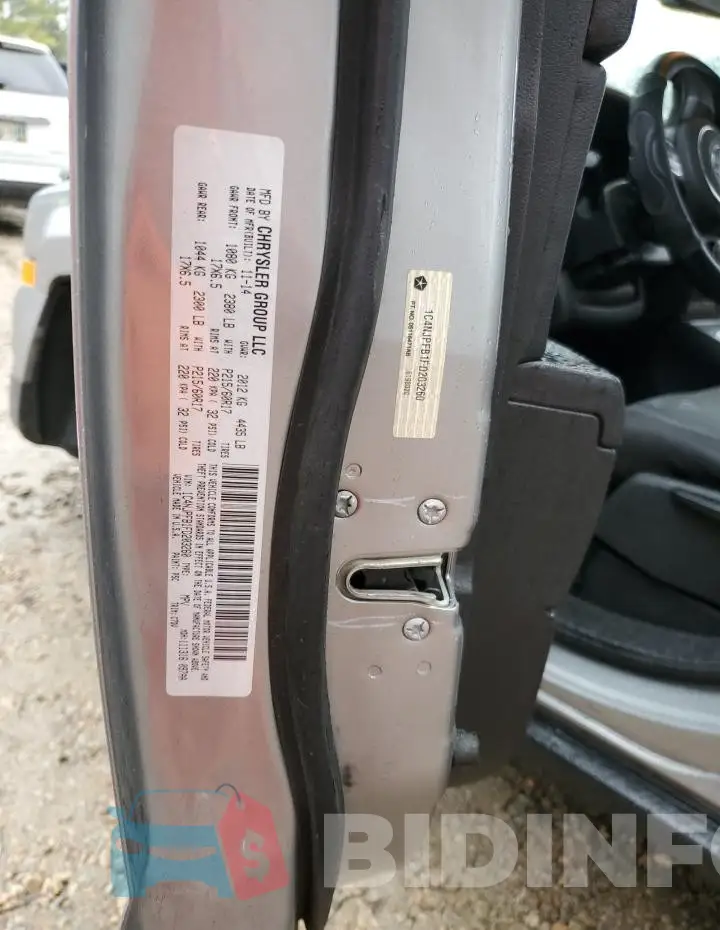 1C4NJPFB1FD203260 Photo# 12