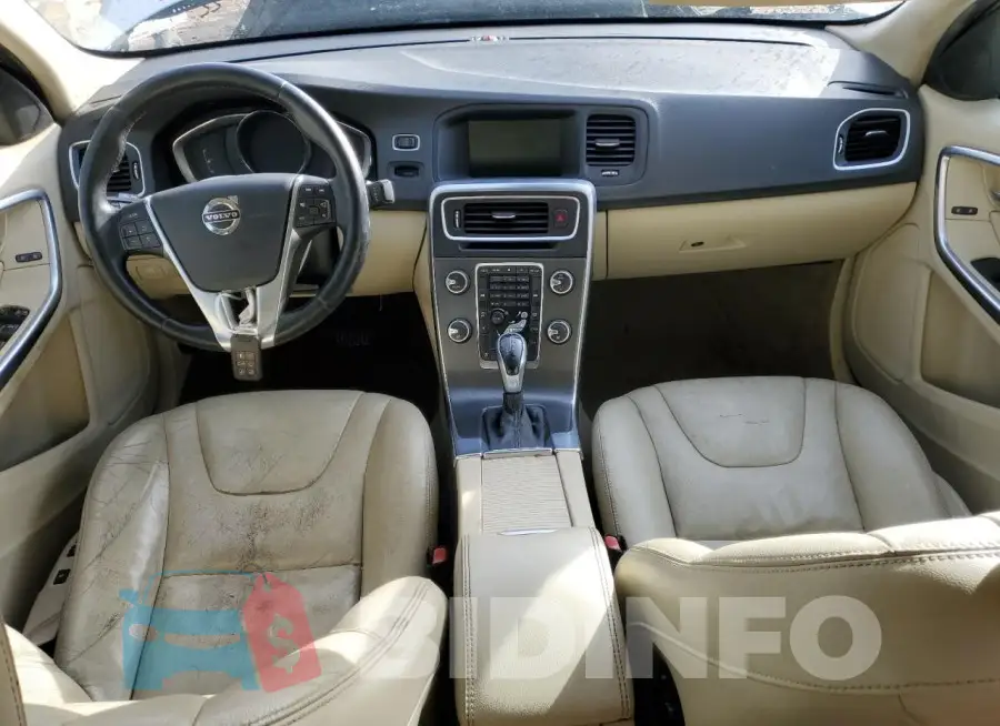 YV140MFB3F1306169 Photo# 8