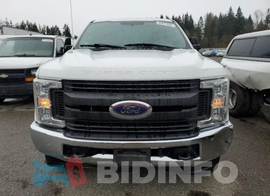 1FTBF2B60KEC46024 Photo# 5