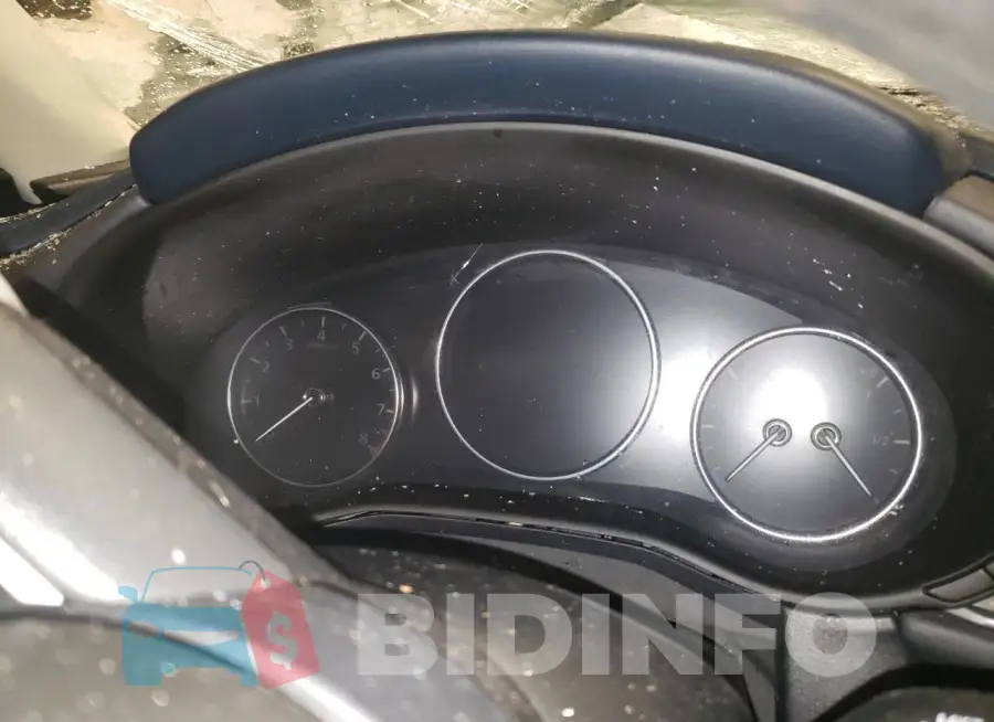 3MVDMBBL9LM105998 Photo# 9