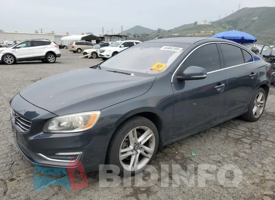 YV126MFBXF2303737 Photo# 1