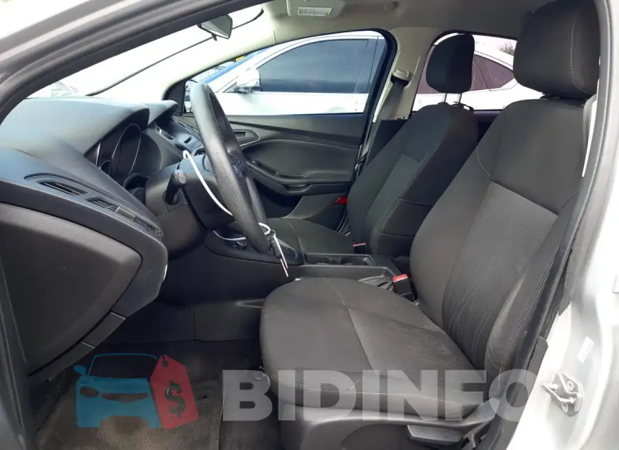 1FADP3E24FL328012 Photo# 7