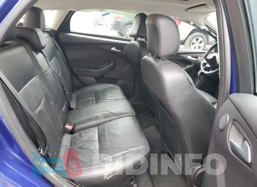 1FADP3N27FL260594 Photo# 10