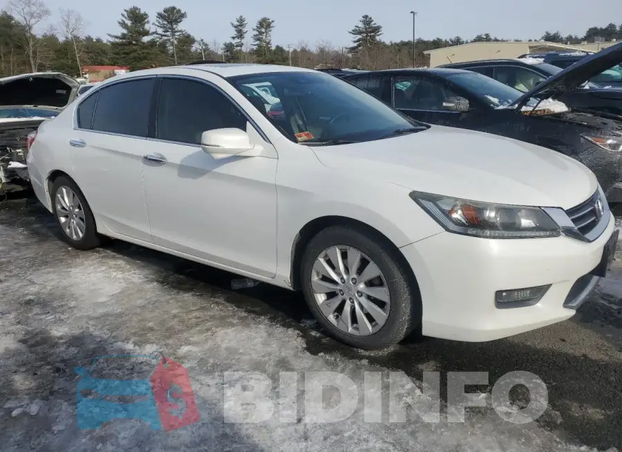 1HGCR2F89FA174052 Photo# 4