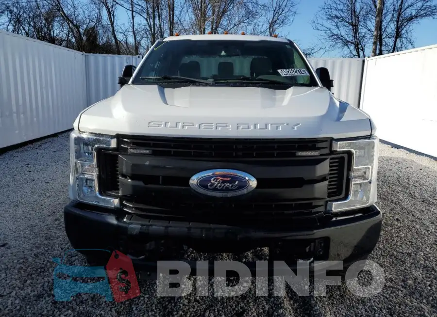 1FT7X2B62JEB15128 Photo# 5