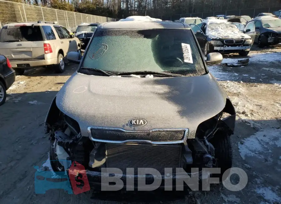 KNDJN2A29F7216012 Photo# 5