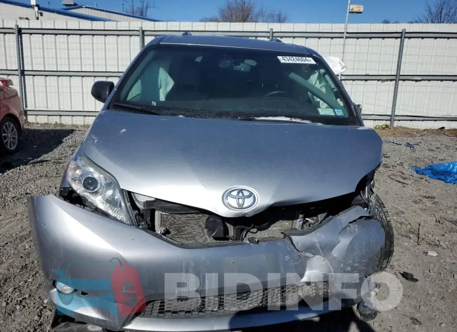 5TDYK3DCXFS667697 Photo# 5