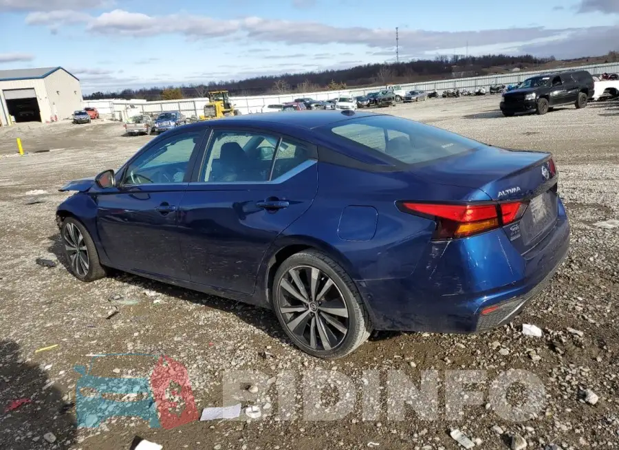 1N4BL4CV1KC136594 Photo# 2