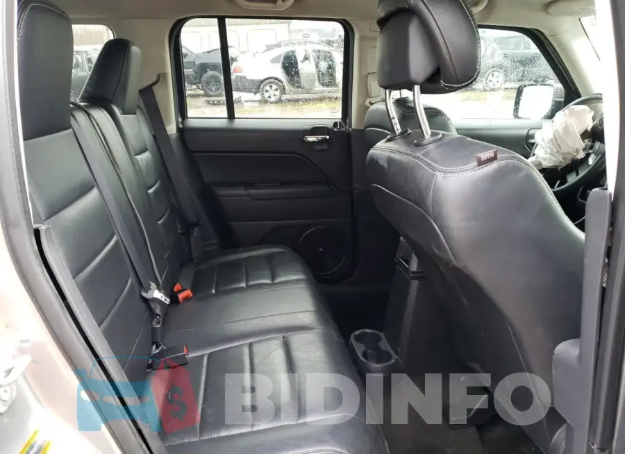 1C4NJRFB7GD638927 Photo# 11