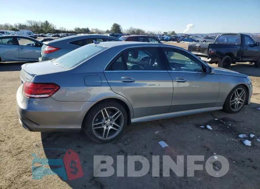 WDDHF8JB1FB084820 Photo# 3