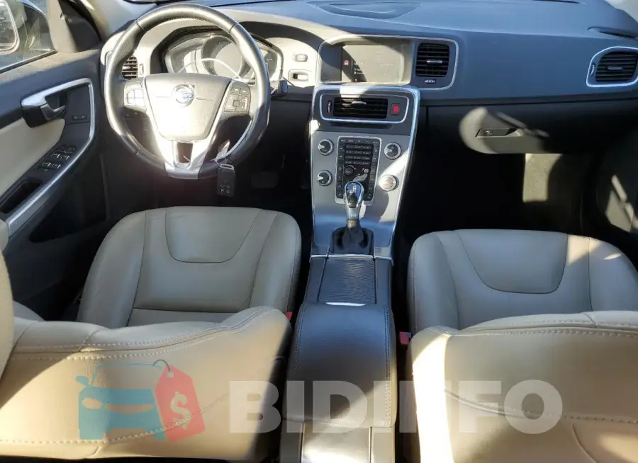 LYV402HK9HB132191 Photo# 8