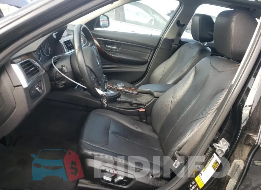WBA8A3C53GK689472 Photo# 7