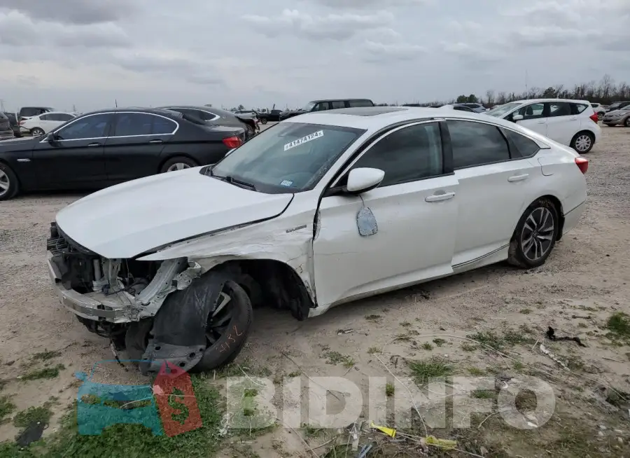 1HGCV3F46KA017880 Photo# 1