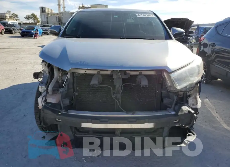 5TDZKRFH2GS171584 Photo# 5