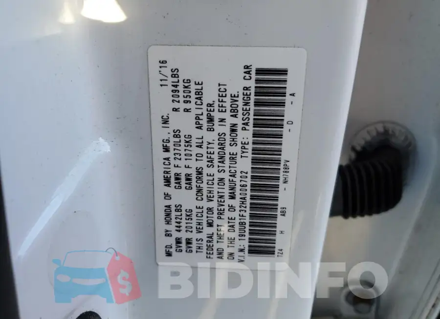 19UUB1F32HA006702 Photo# 12