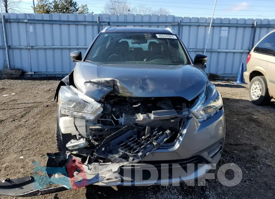 3N1CP5CU2KL559157 Photo# 5