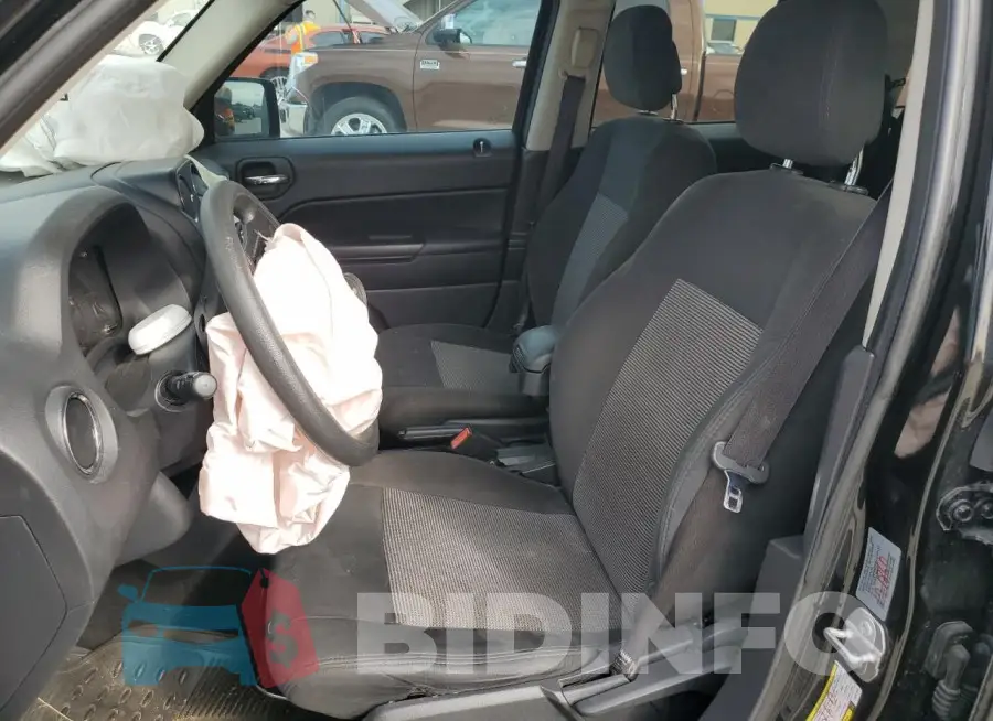 1C4NJPBB2HD121076 Photo# 7