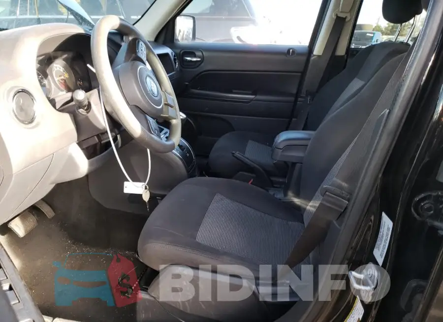 1C4NJPBBXFD410137 Photo# 7