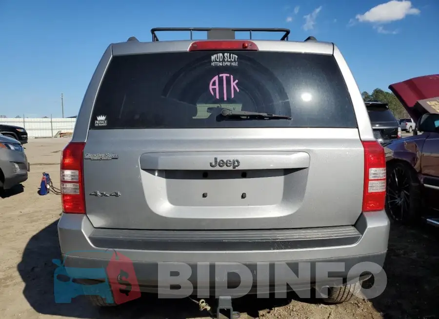 1C4NJRBB4GD683992 Photo# 6