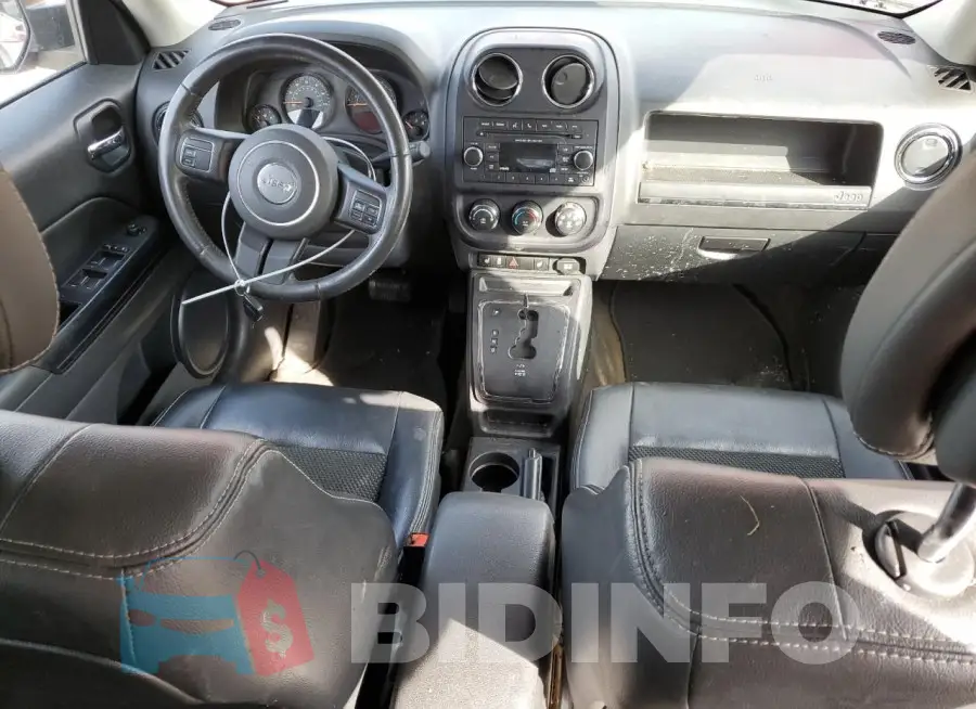 1C4NJRBB9GD672762 Photo# 8