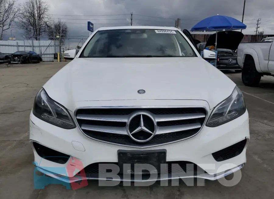 WDDHF5KB3FB135179 Photo# 5