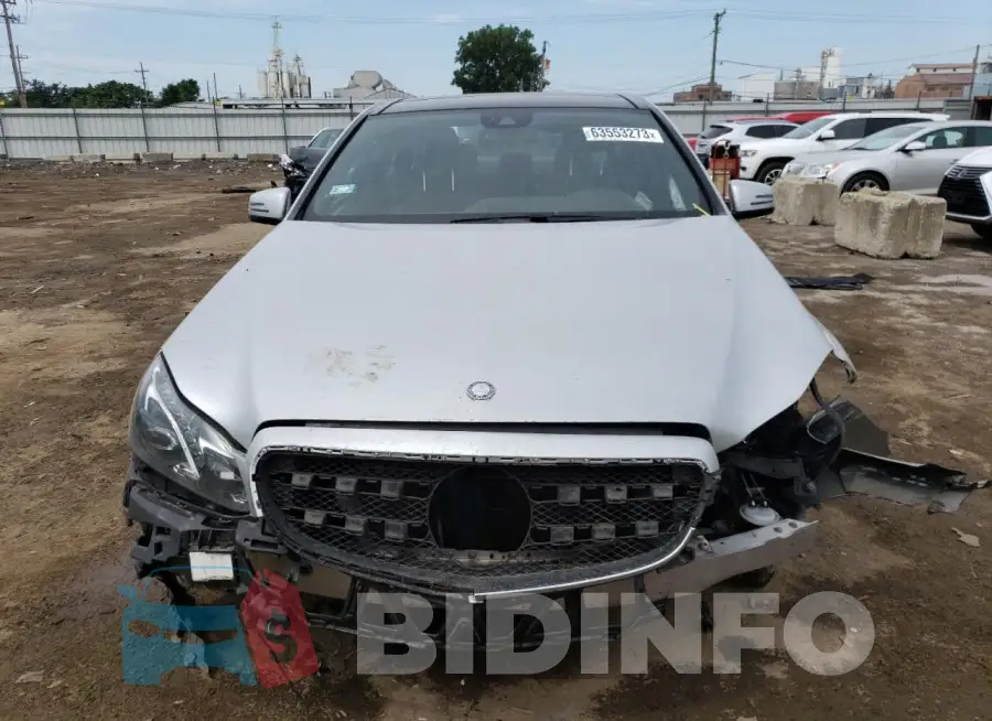 WDDHF8JB8FB109762 Photo# 5