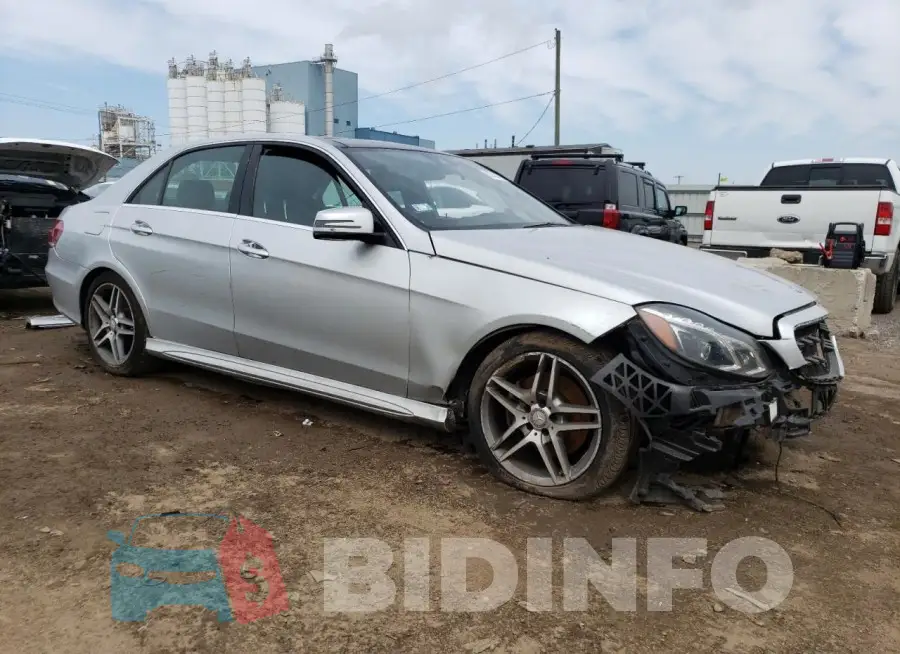 WDDHF8JB8FB109762 Photo# 4