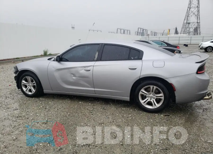 2C3CDXBG8FH917068 Photo# 2