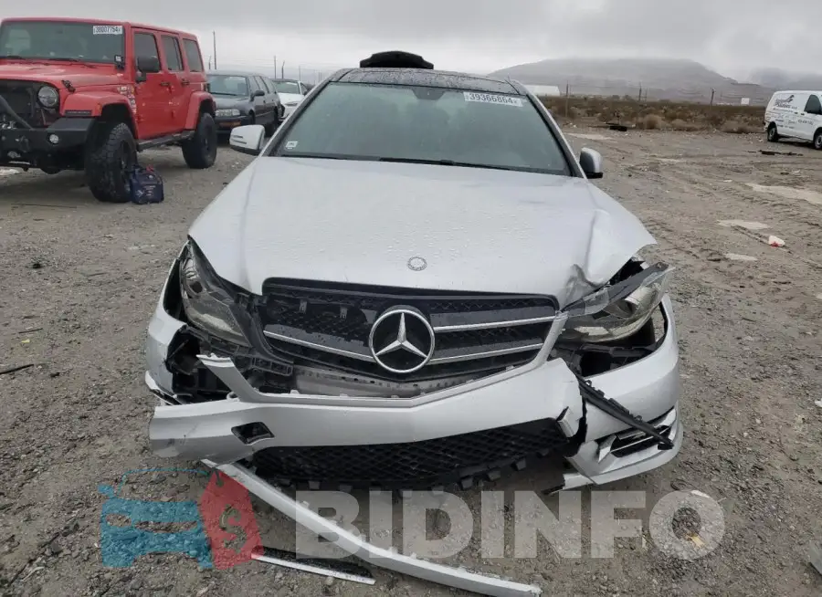 WDDGJ4HB6FG393579 Photo# 5