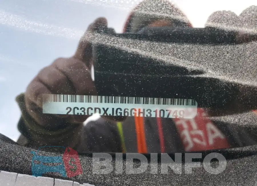 2C3CDXJG6GH310749 Photo# 12