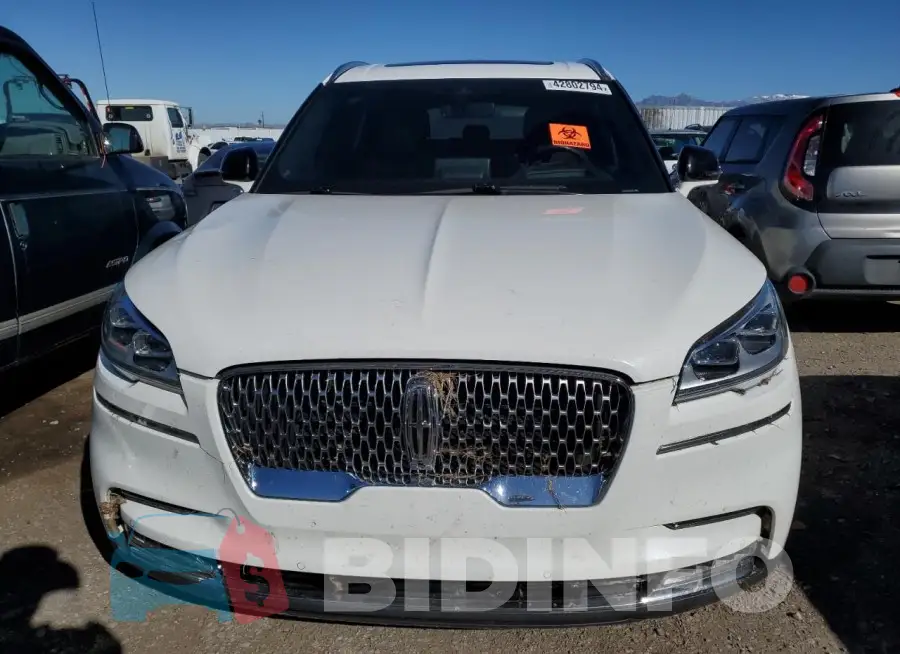 5LM5J7XC7LGL06922 Photo# 5