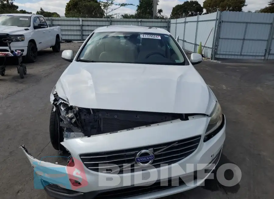 YV140MFB0F1318604 Photo# 5