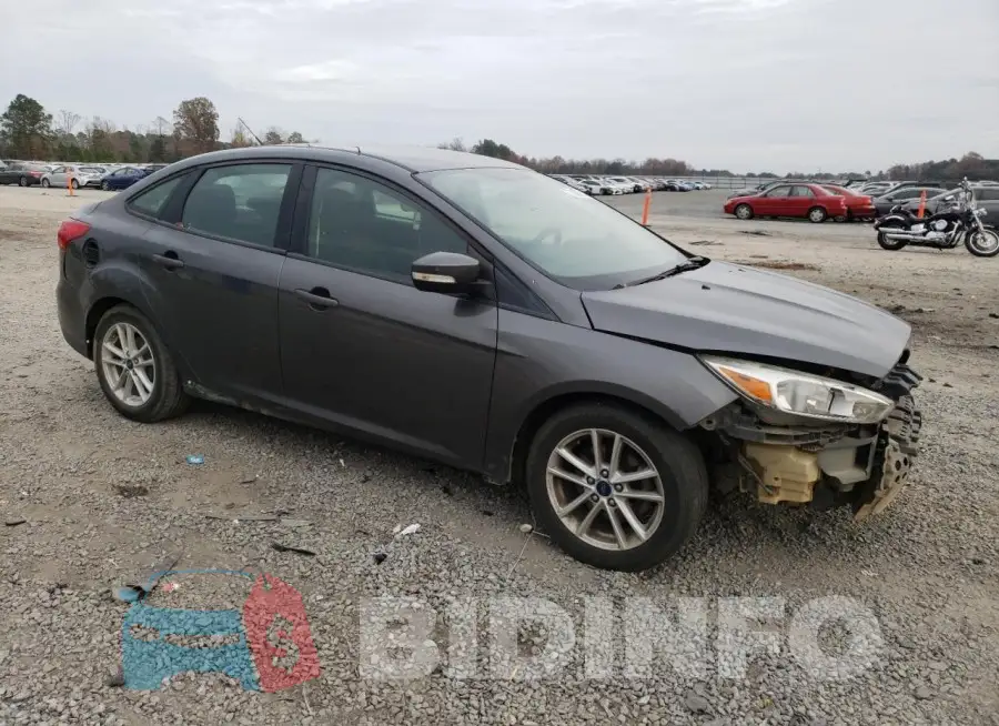 1FADP3F28HL345865 Photo# 4