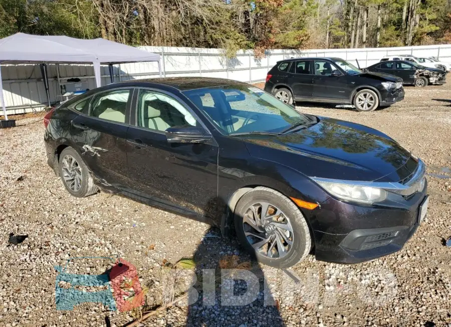 19XFC2F74GE036762 Photo# 4