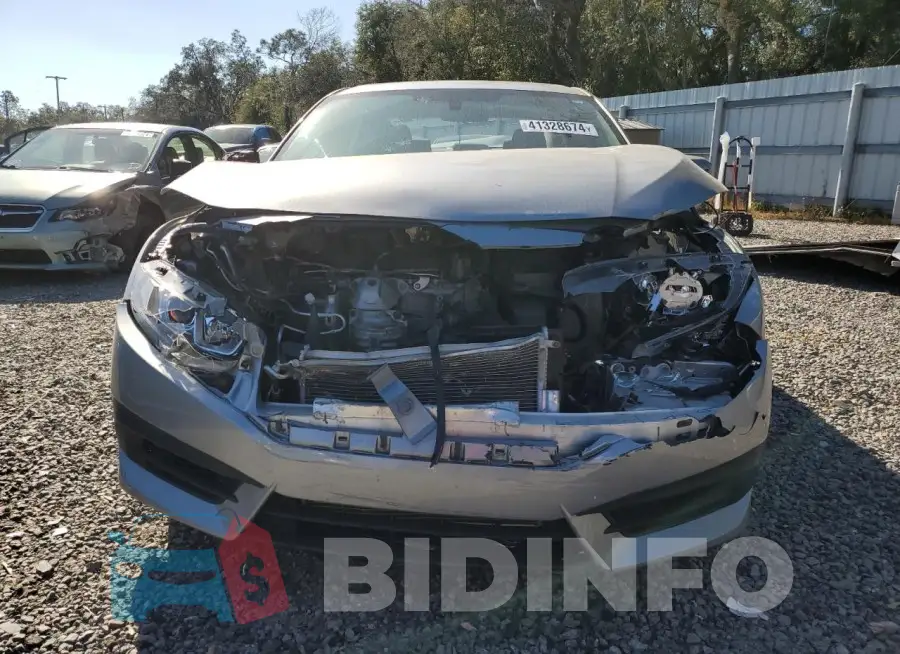 19XFC2F74HE228023 Photo# 5