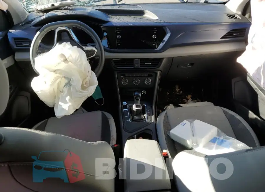 3VVRX7B21NM080490 Photo# 8
