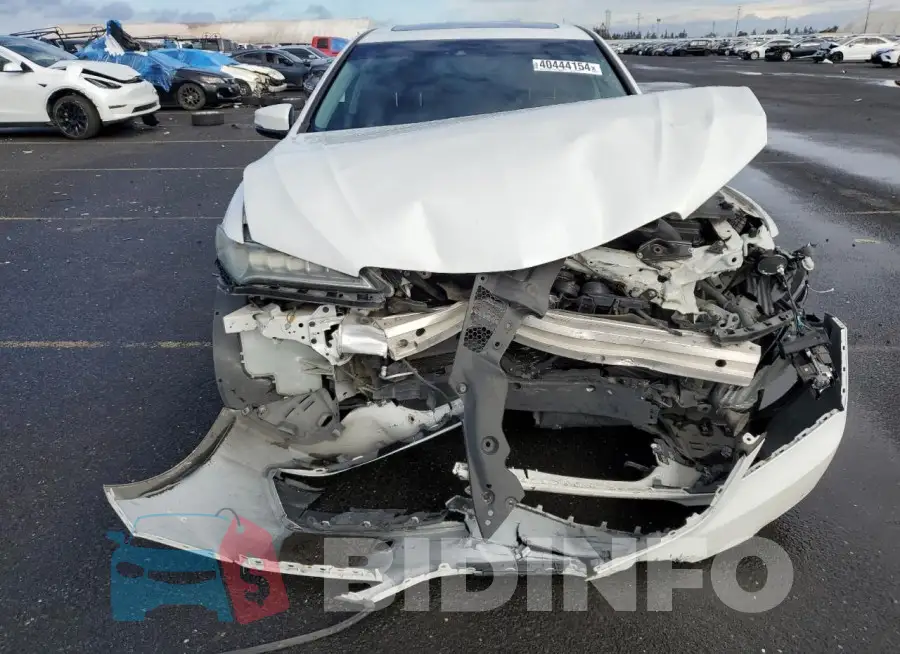 19UUB2F50FA009280 Photo# 5