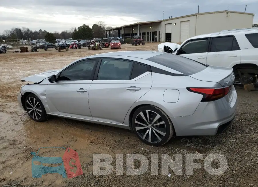 1N4BL4CV3KC114841 Photo# 2