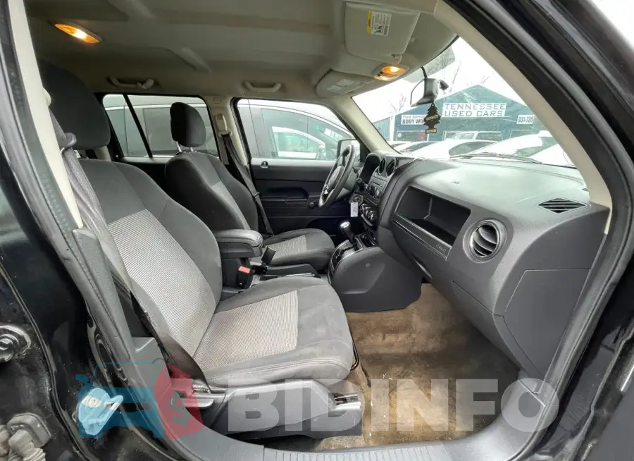 1C4NJPBA2HD209844 Photo# 5