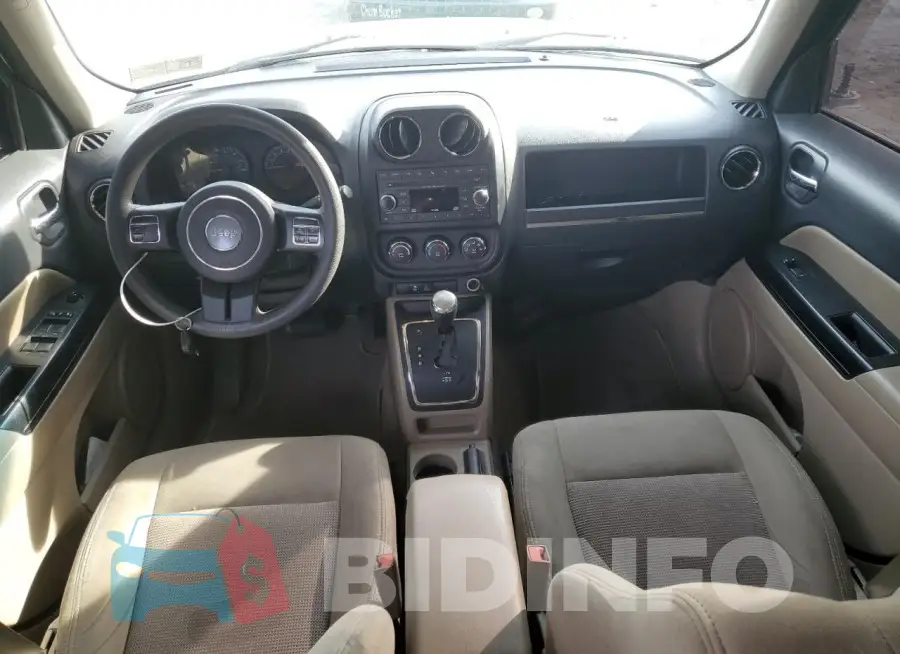 1C4NJPBBXHD172647 Photo# 8