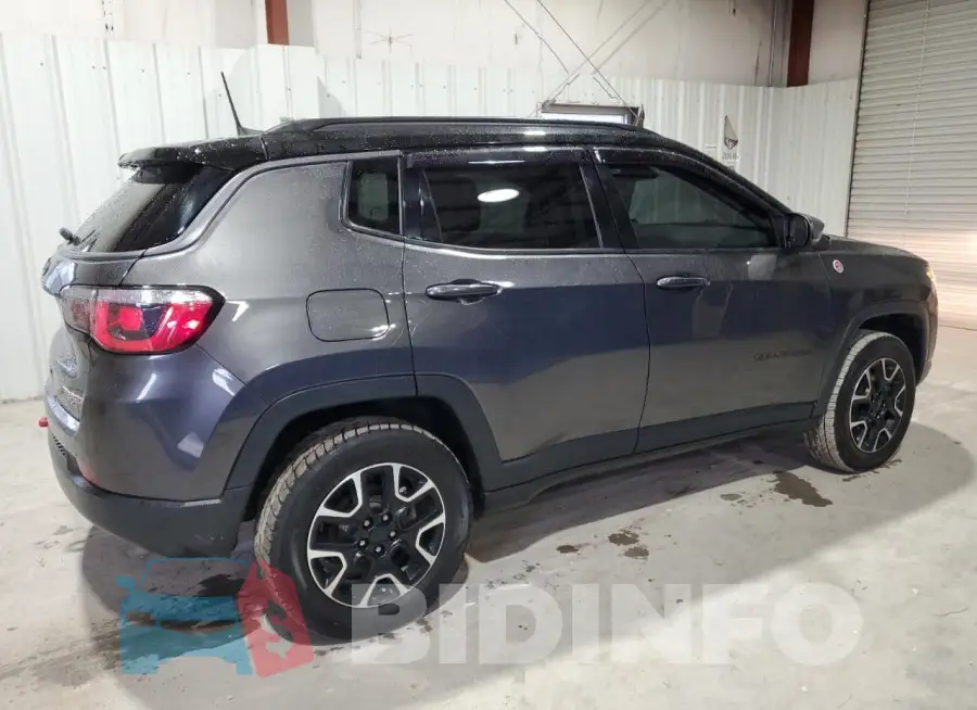 3C4NJDDB9LT111689 Photo# 3