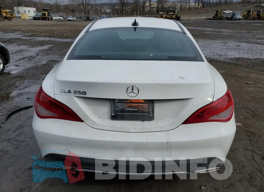 WDDSJ4EB1JN671050 Photo# 6