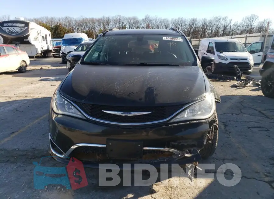 2C4RC1BG2HR569450 Photo# 5
