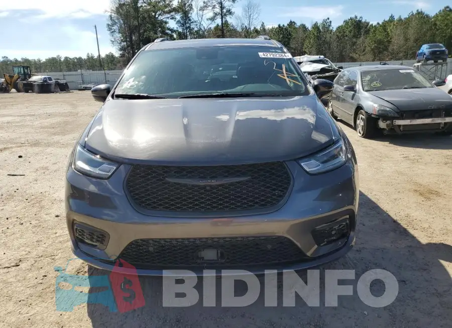 2C4RC1GG1NR186863 Photo# 5