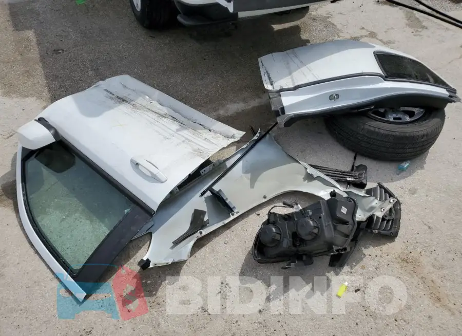 1GCHSCEA4M1287410 Photo# 12
