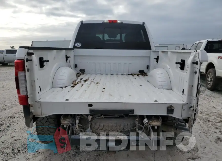 1FT7W2BT2JEC77222 Photo# 6