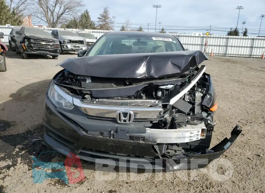 19XFC2F56JE202155 Photo# 5