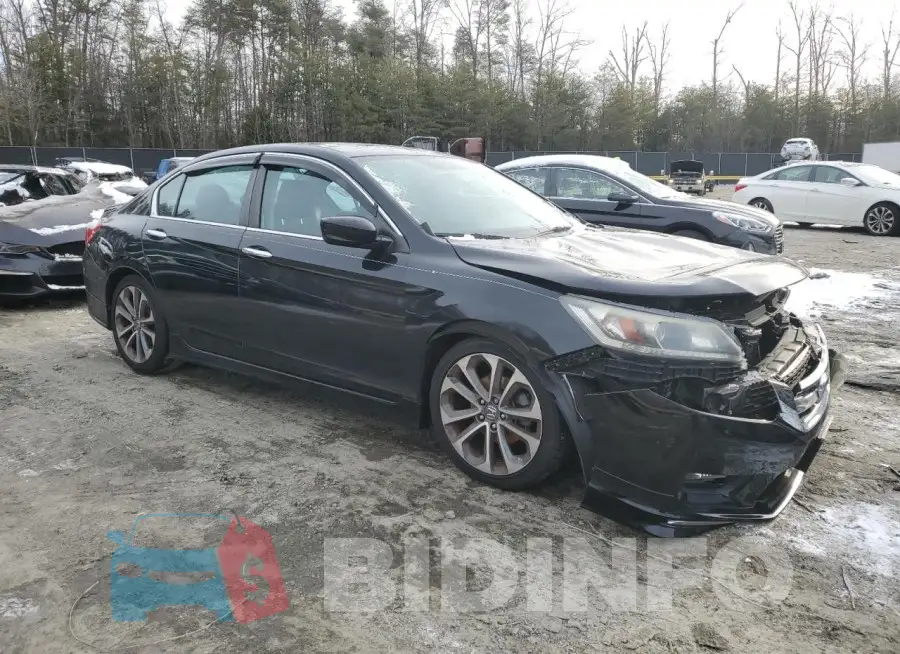 1HGCR2F55FA257094 Photo# 4