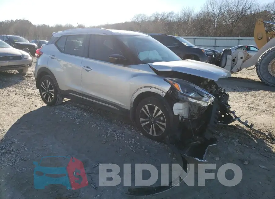 3N1CP5CU9JL528437 Photo# 4