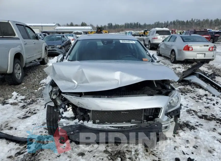 YV126MFC4F1301500 Photo# 5